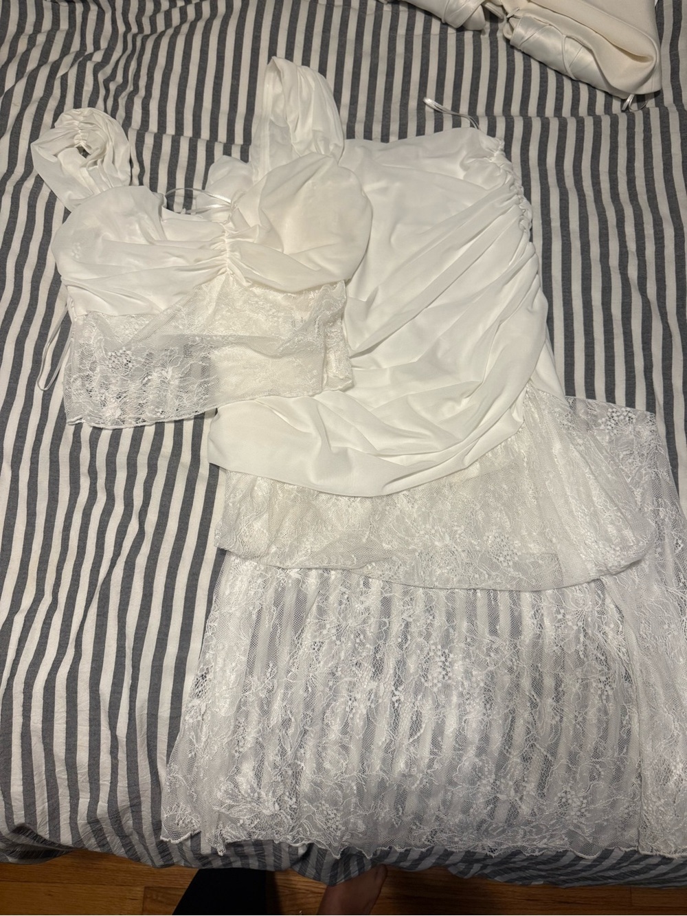 Meshki lace set